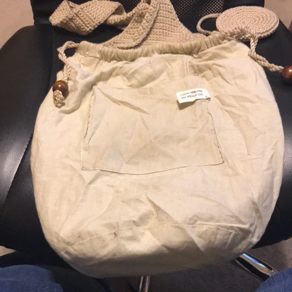 Crochet hobo bag in tan - Picture 5 of 6
